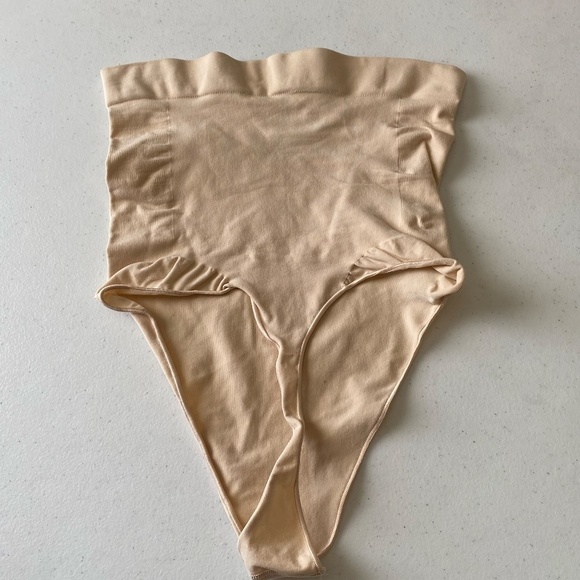 NEW SKIMS Seamless Sculpt High Waisted-Thong Sand  Size 2XL - Picture 6 of 8